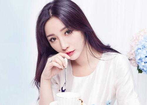 柳巖最新爆料娛樂圈,揭秘明星背后的真相與爭議